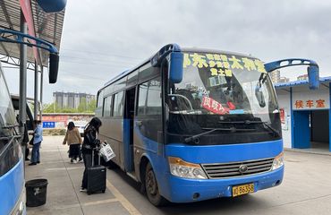 7. Residents in many western towns of Qidong also need to take the bus from Qifeng Parking Lot to Buyunqiao or the westernmost Taihetang town