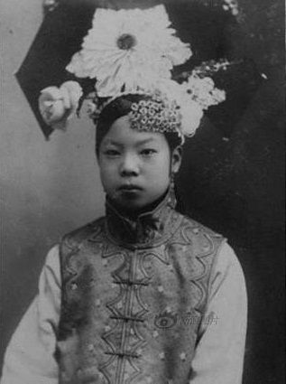 A picture of Wenxiu, the only Chinese concubine to formally divorce from an emperor.